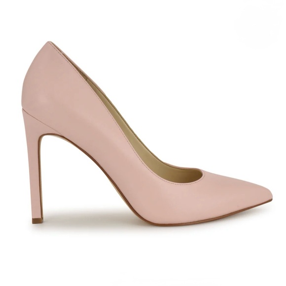 Nine West Tatiana Leather Nude Pointy Toe Stiletto Minimalist Pumps Shoes Sz 6.5 - Picture 1 of 11